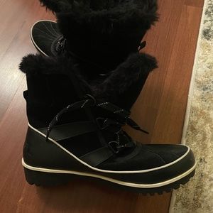 Sorel winter boots size 9 black